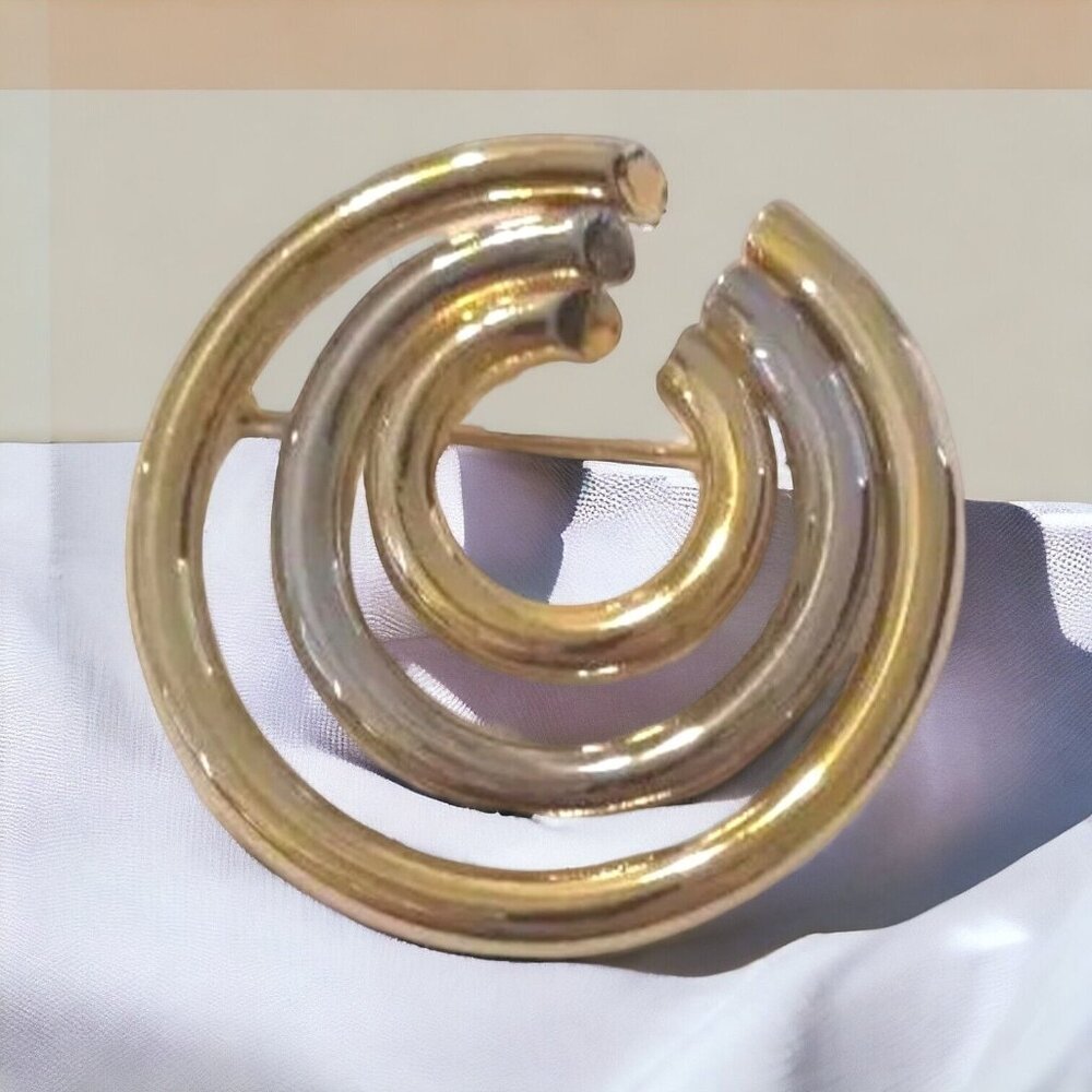 Vintage Two-Tone Spiral Brooch Pin Signed MJent Open Circle Wreath